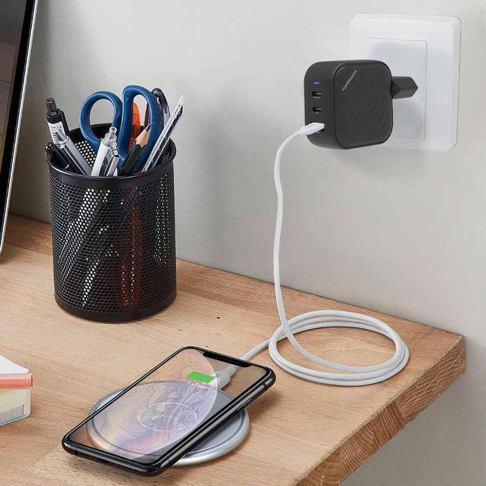 Powerology EU Dual PD Charger alt tag="Powerology Cables & Chargers Ultimate-EU Charger Dual-PD Black"