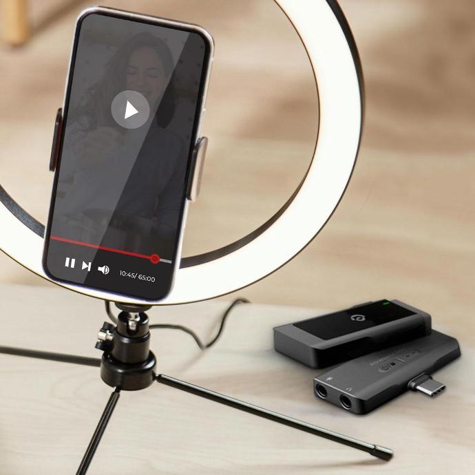 Powerology Mic with Dual connector alt tag="Powerology Audio MFI Microphone x1 Dual Connector Black"
