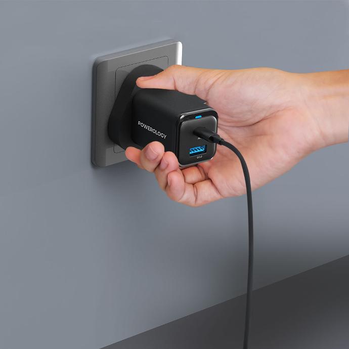 Powerology GaN Tech Charger alt tag="Powerology Chargers and Cables Super Compact Quick Charger GaN Tech Black"
