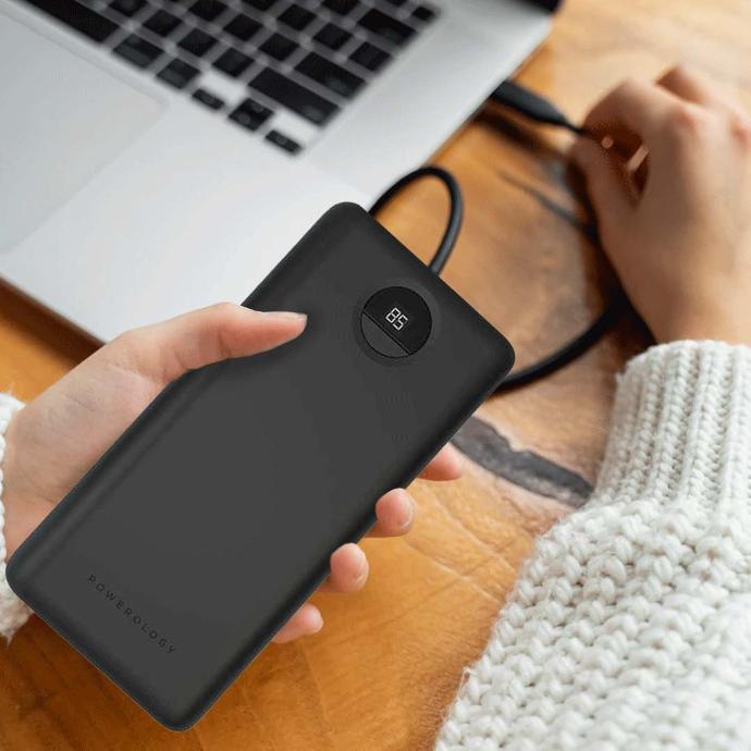 Powerology Lightweight Huge Capacity Power Bank alt tag="Powerology Power Banks Portable Power Bank 30000mAh PD 45W Fast Charging Black"