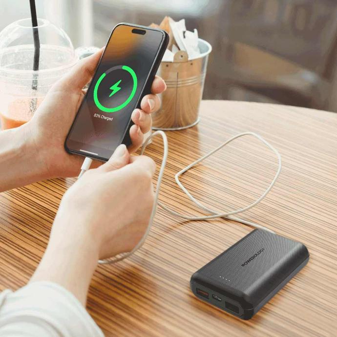 Powerology Fast Charge Power Bank alt tag="Powerology Power Bank 10000 mAh PD20w QC 18W 2USB-A 1USB-C Port Fast Charging Power Bank Fast Charge Black"
